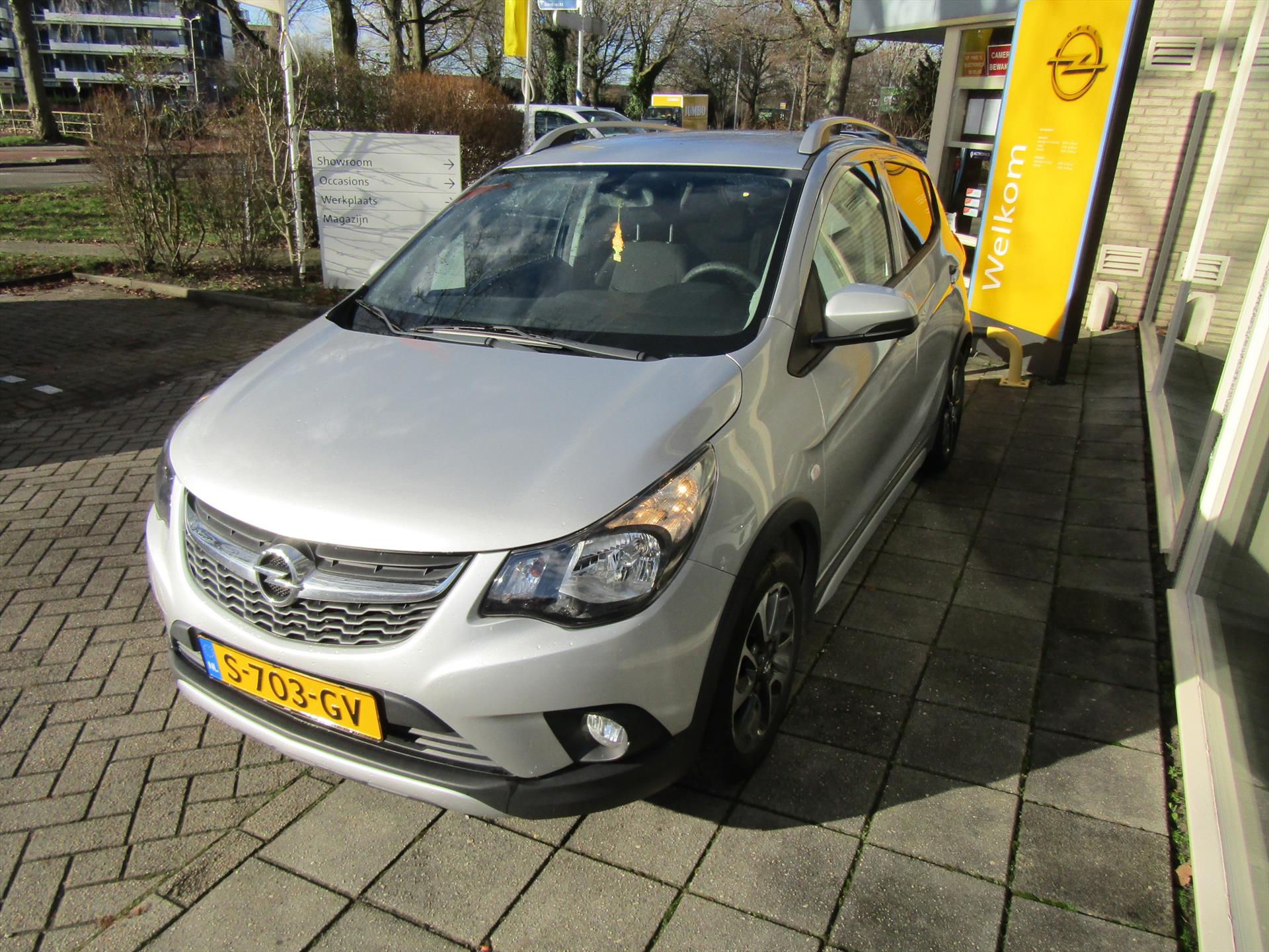 32965088-4.jpg