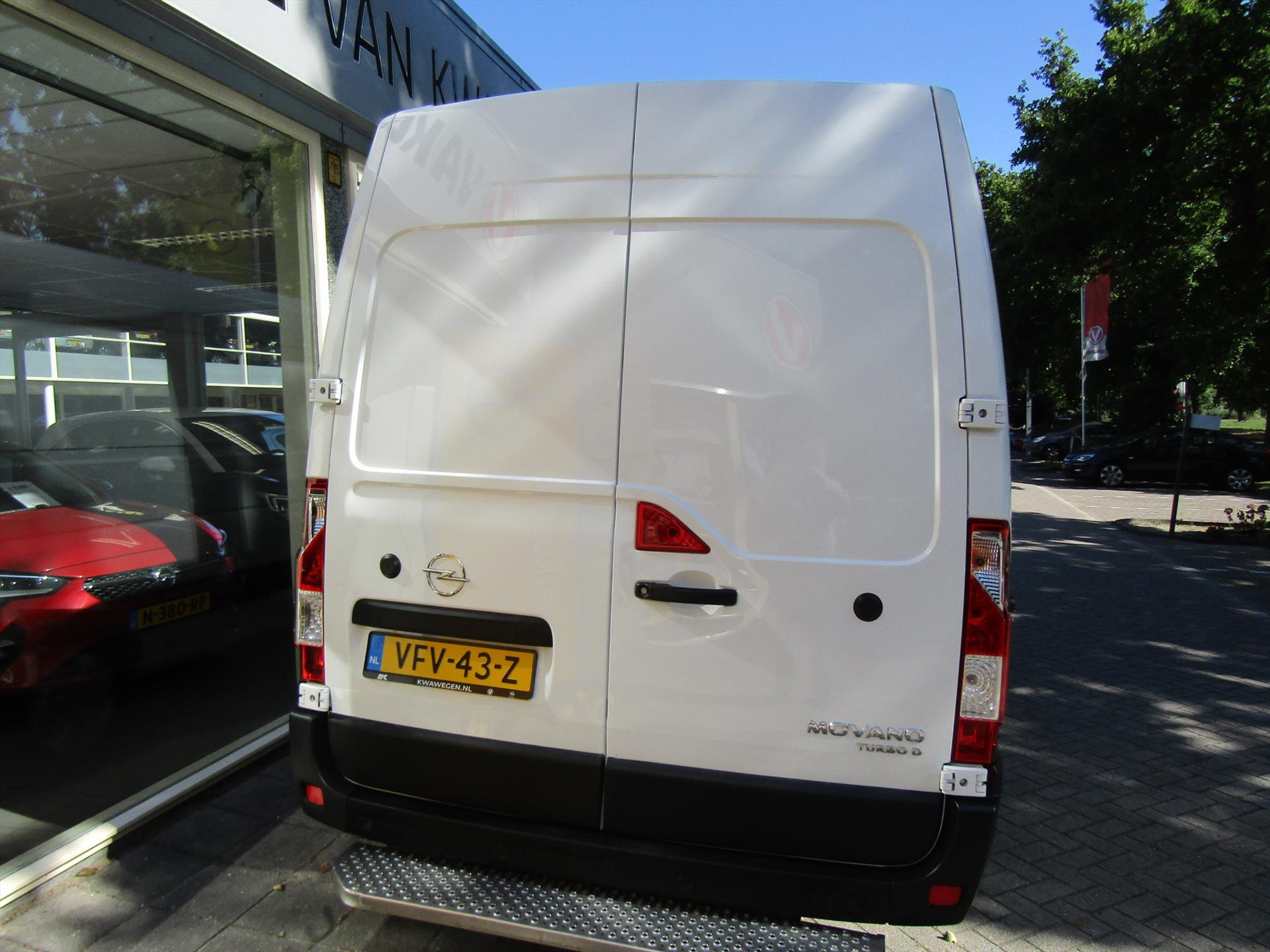 46553478-2.jpg