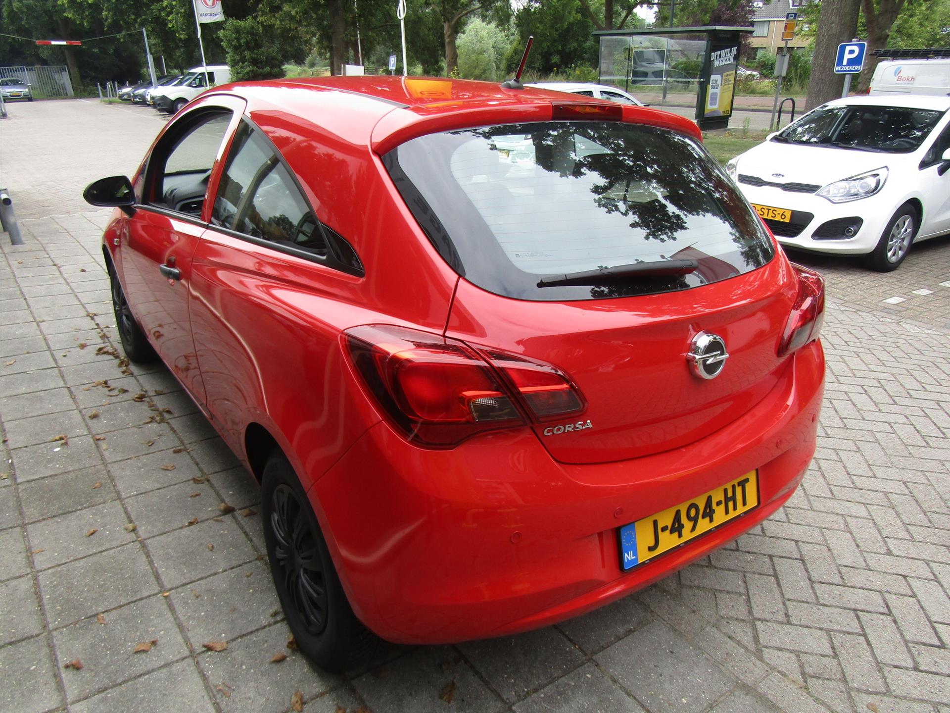 47371908-3.jpg