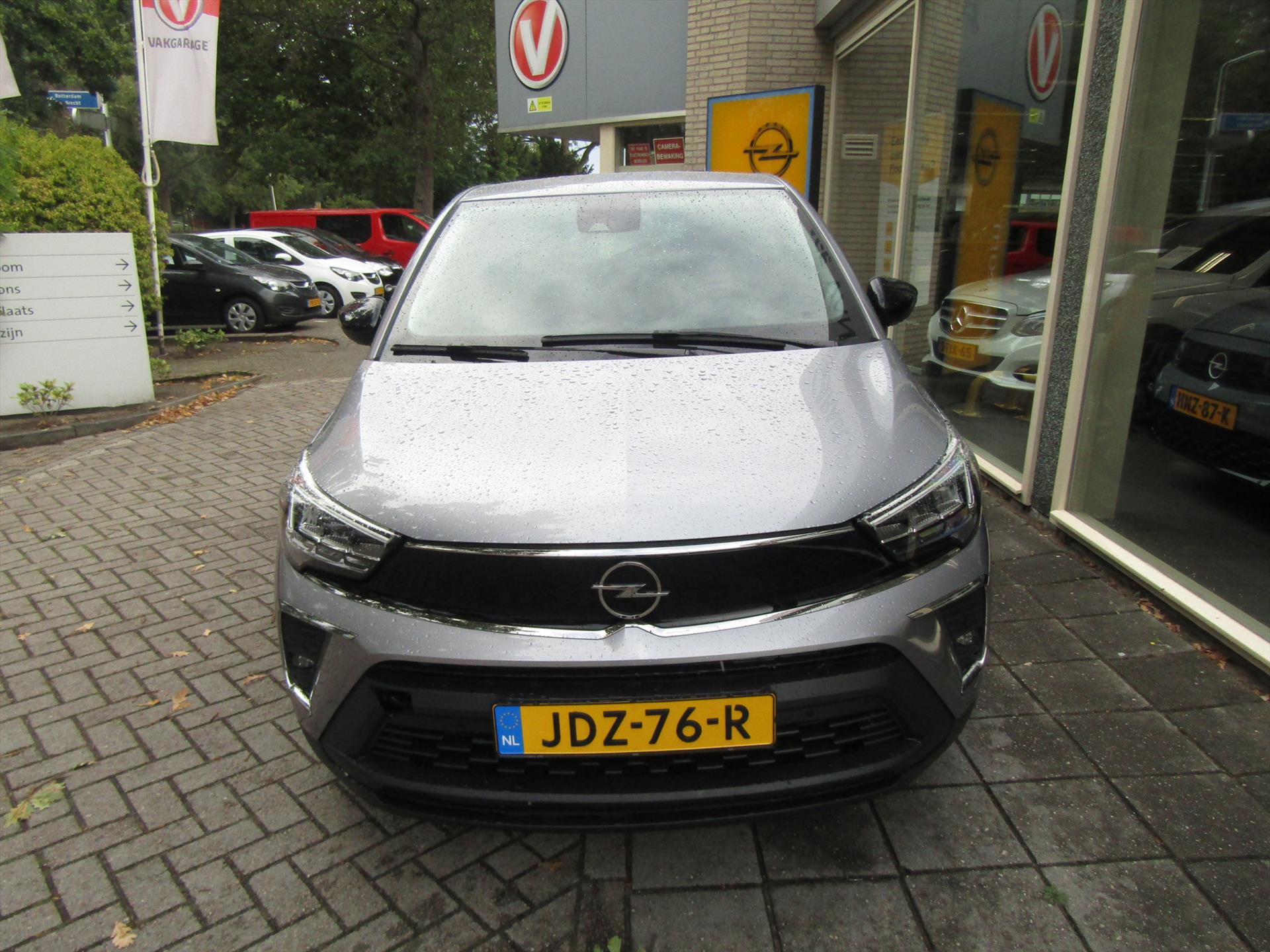 47572739-6.jpg